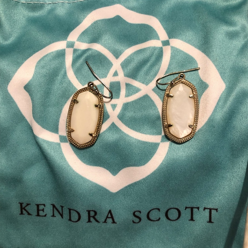 Kendra Scott Dani earrings